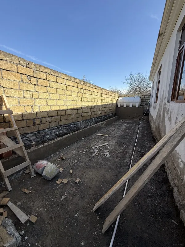 Satılır 5 otaqlı həyət evi 100 m²