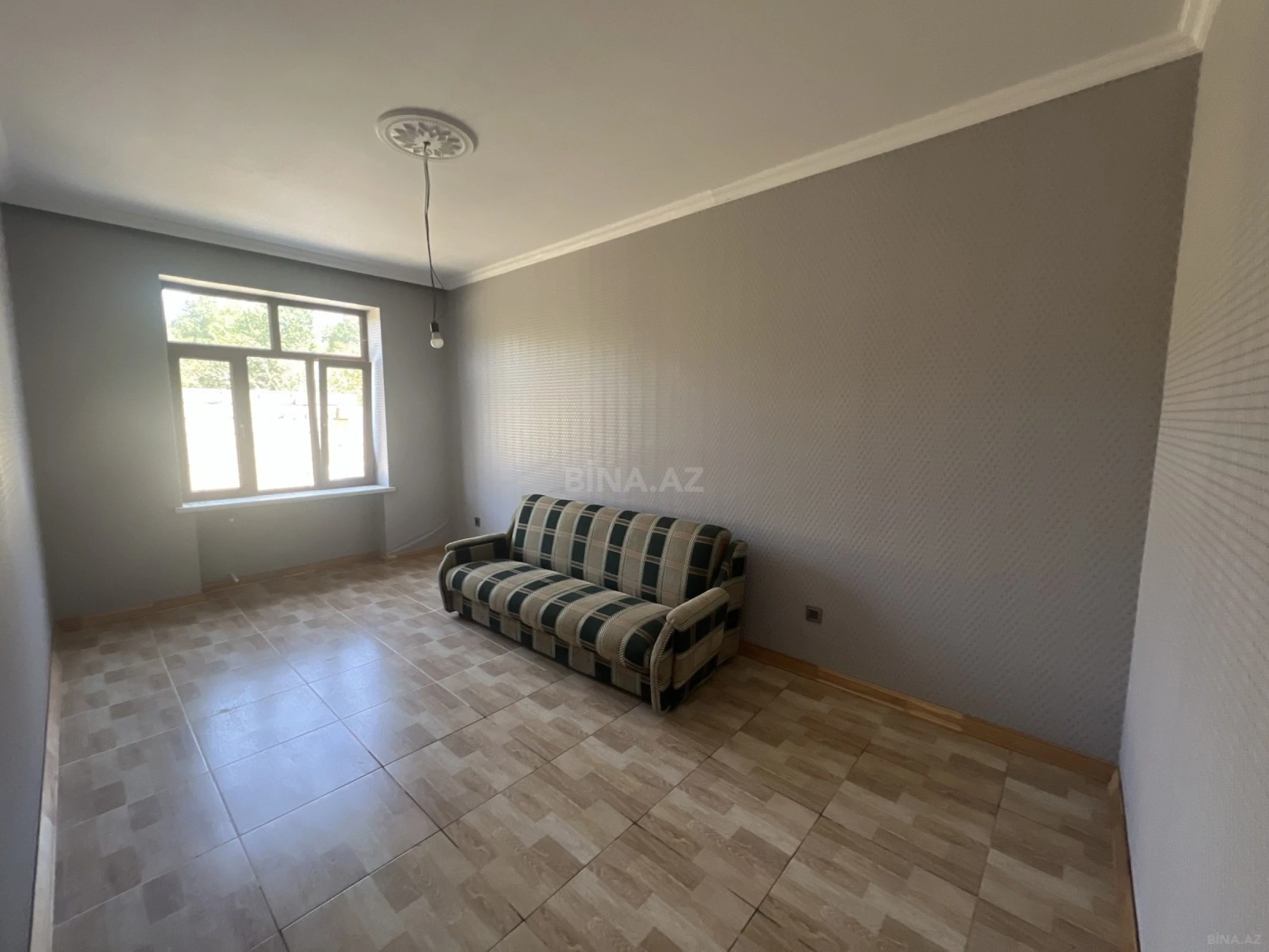Satılır 5 otaqlı həyət evi 100 m²