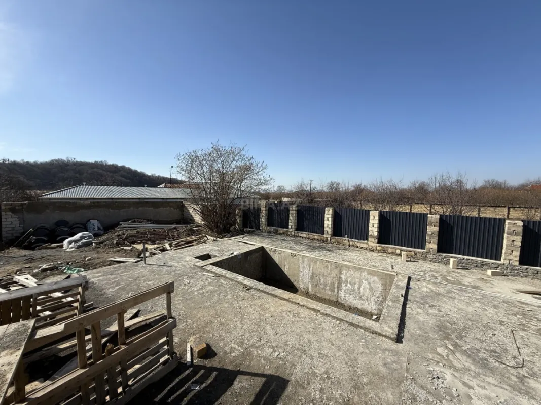 Satılır 5 otaqlı həyət evi 100 m²