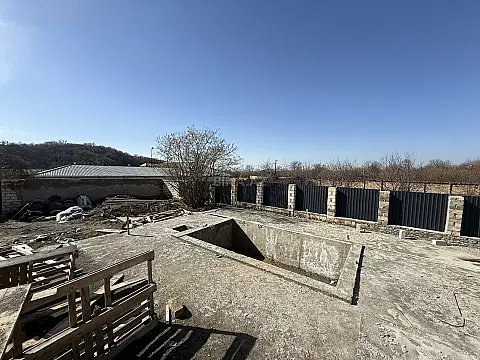 Satılır 5 otaqlı həyət evi 100 m²