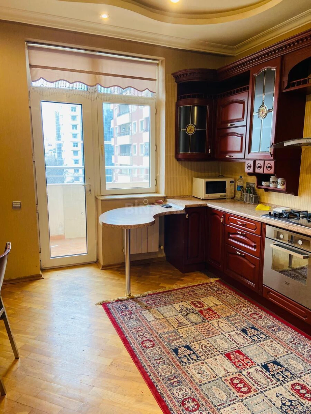 Kirayə verilir 3 otaqlı mənzil 120 m²