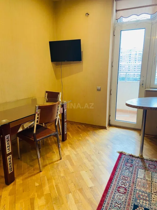 Kirayə verilir 3 otaqlı mənzil 120 m²