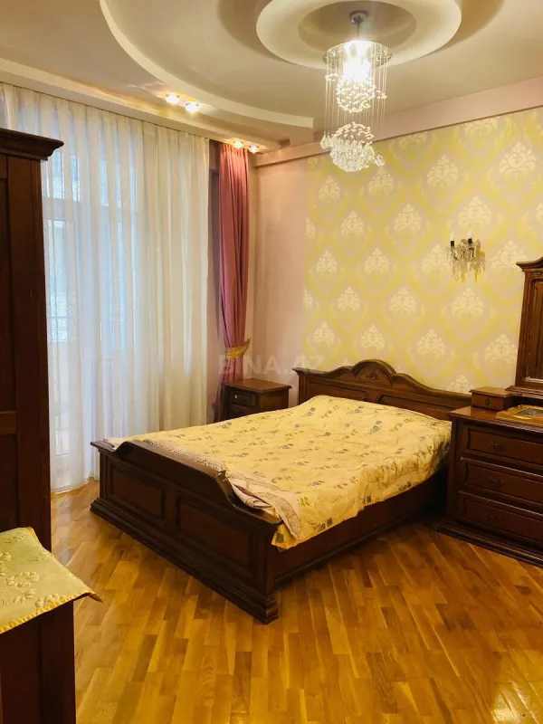 Kirayə verilir 3 otaqlı mənzil 120 m²