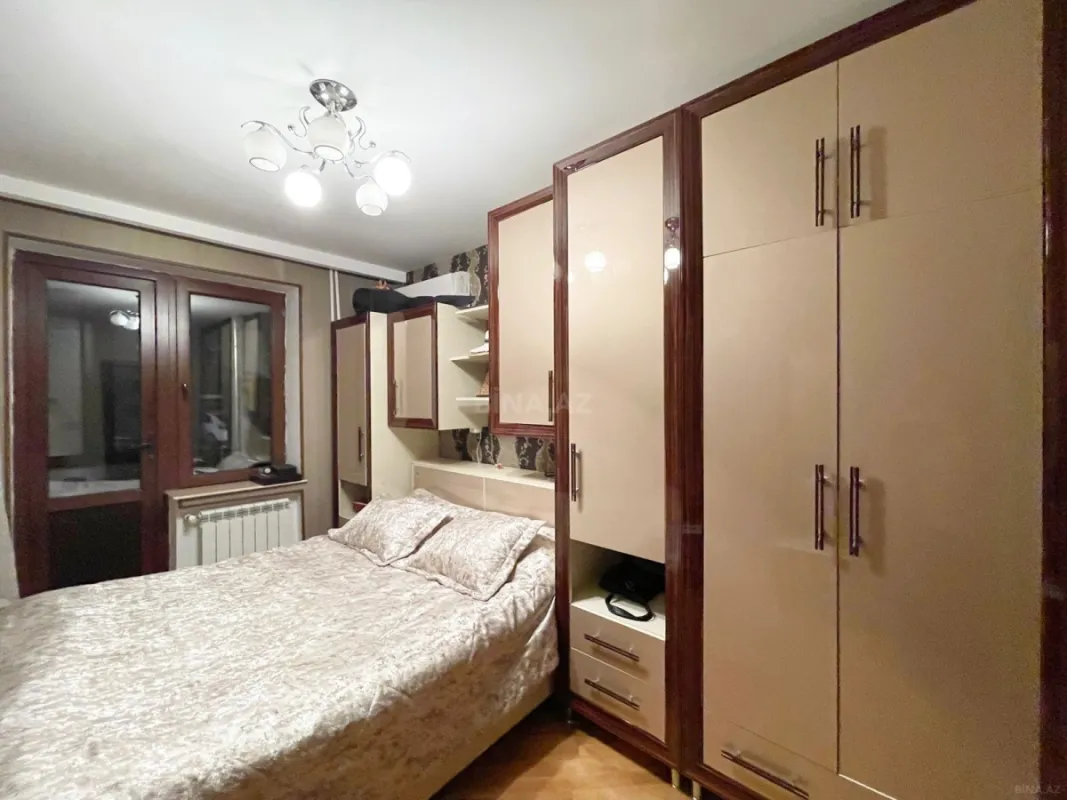 Satılır 4 otaqlı mənzil 82 m²