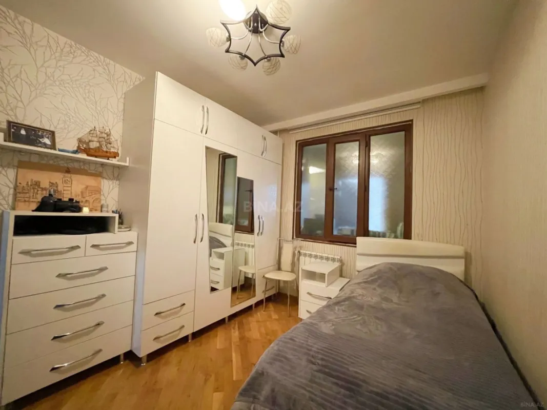 Satılır 4 otaqlı mənzil 82 m²