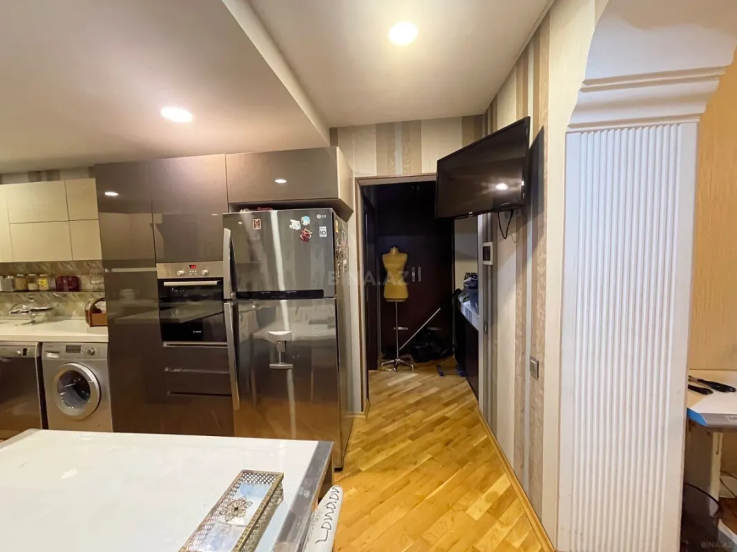 Satılır 4 otaqlı mənzil 82 m²