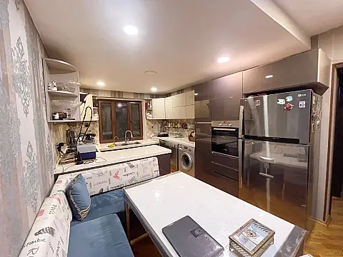 Satılır 4 otaqlı mənzil 82 m²