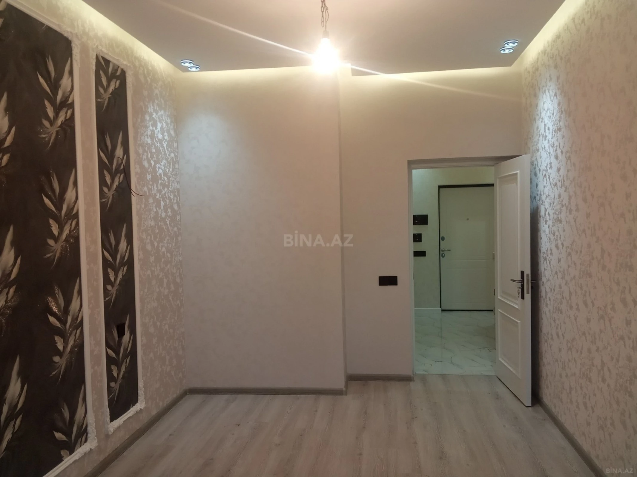 Satılır 1 otaqlı mənzil 66.5 m²
