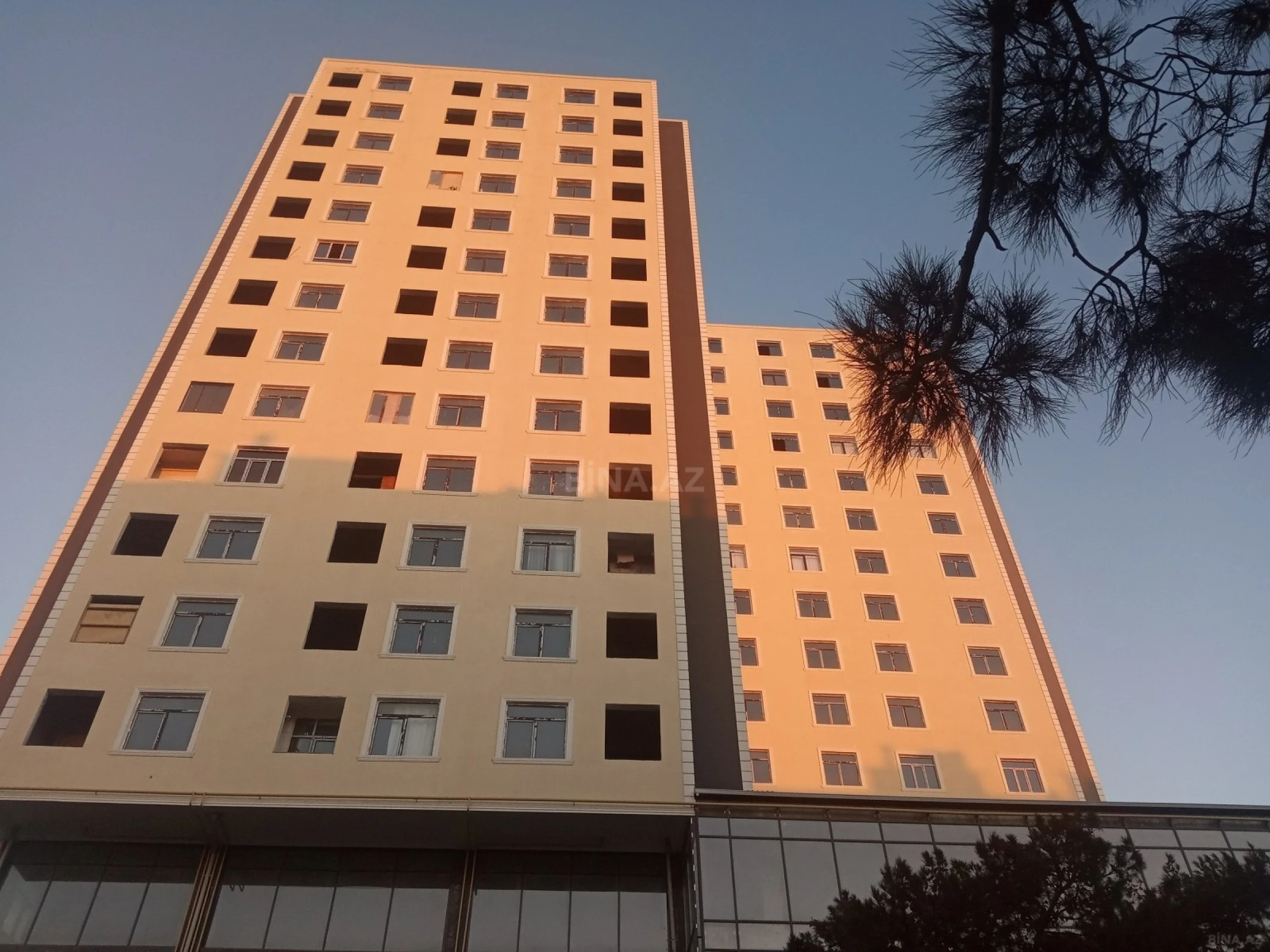 Satılır 1 otaqlı mənzil 66.5 m²