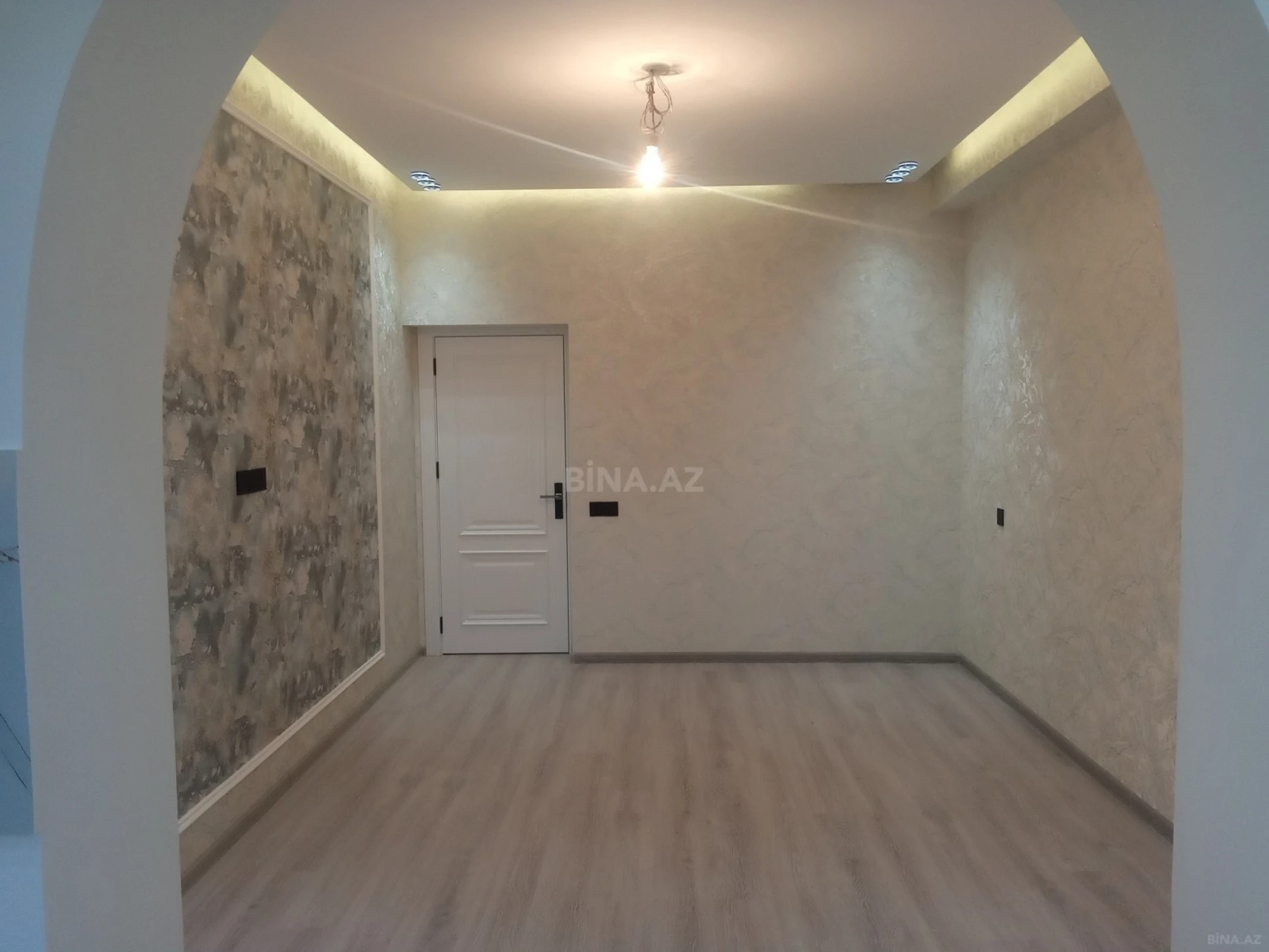 Satılır 1 otaqlı mənzil 66.5 m²