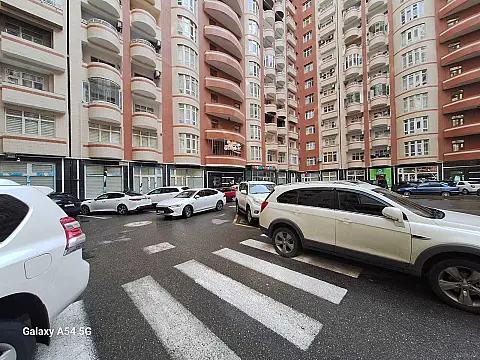Satılır 3 otaqlı mənzil 138 m²