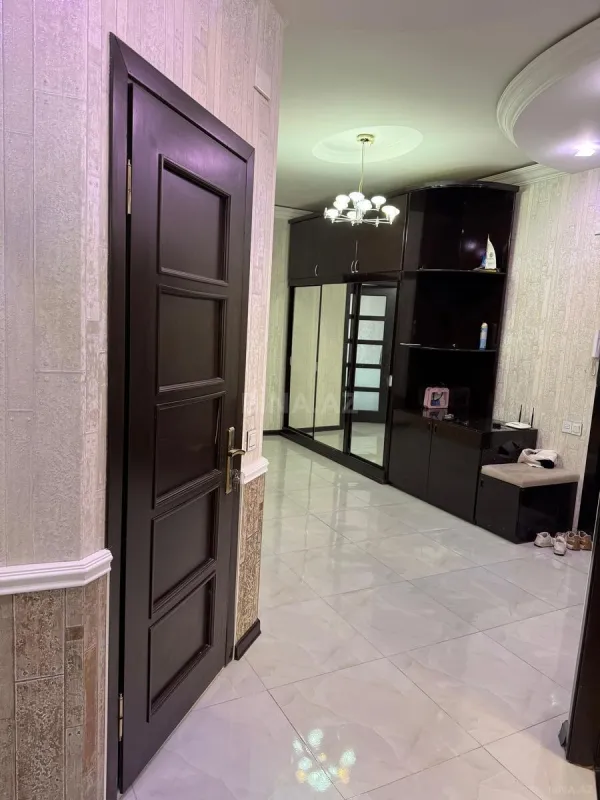 Satılır 3 otaqlı mənzil 125 m²