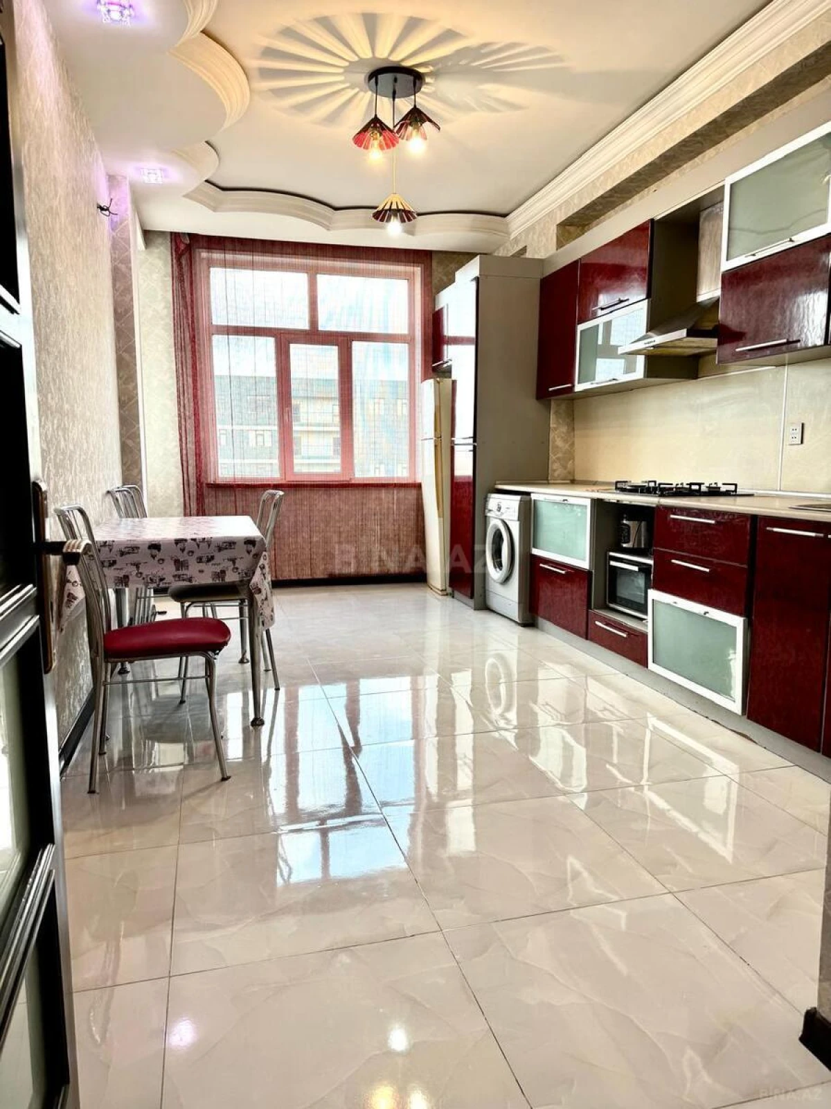 Satılır 3 otaqlı mənzil 125 m²