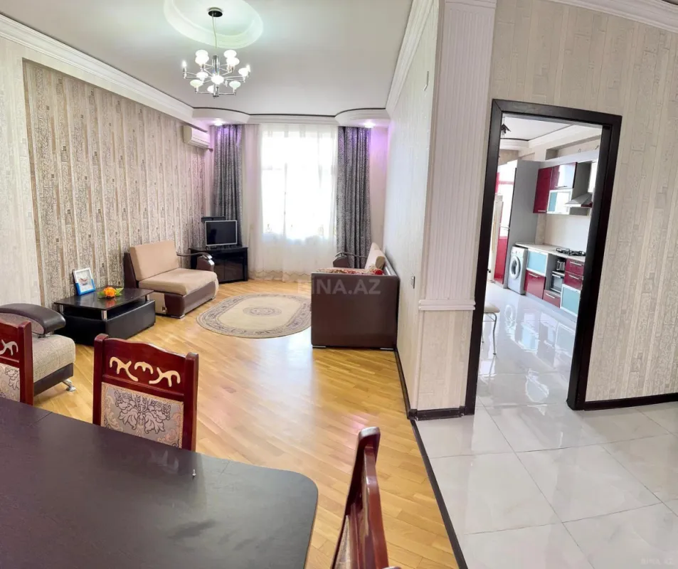 Satılır 3 otaqlı mənzil 125 m²