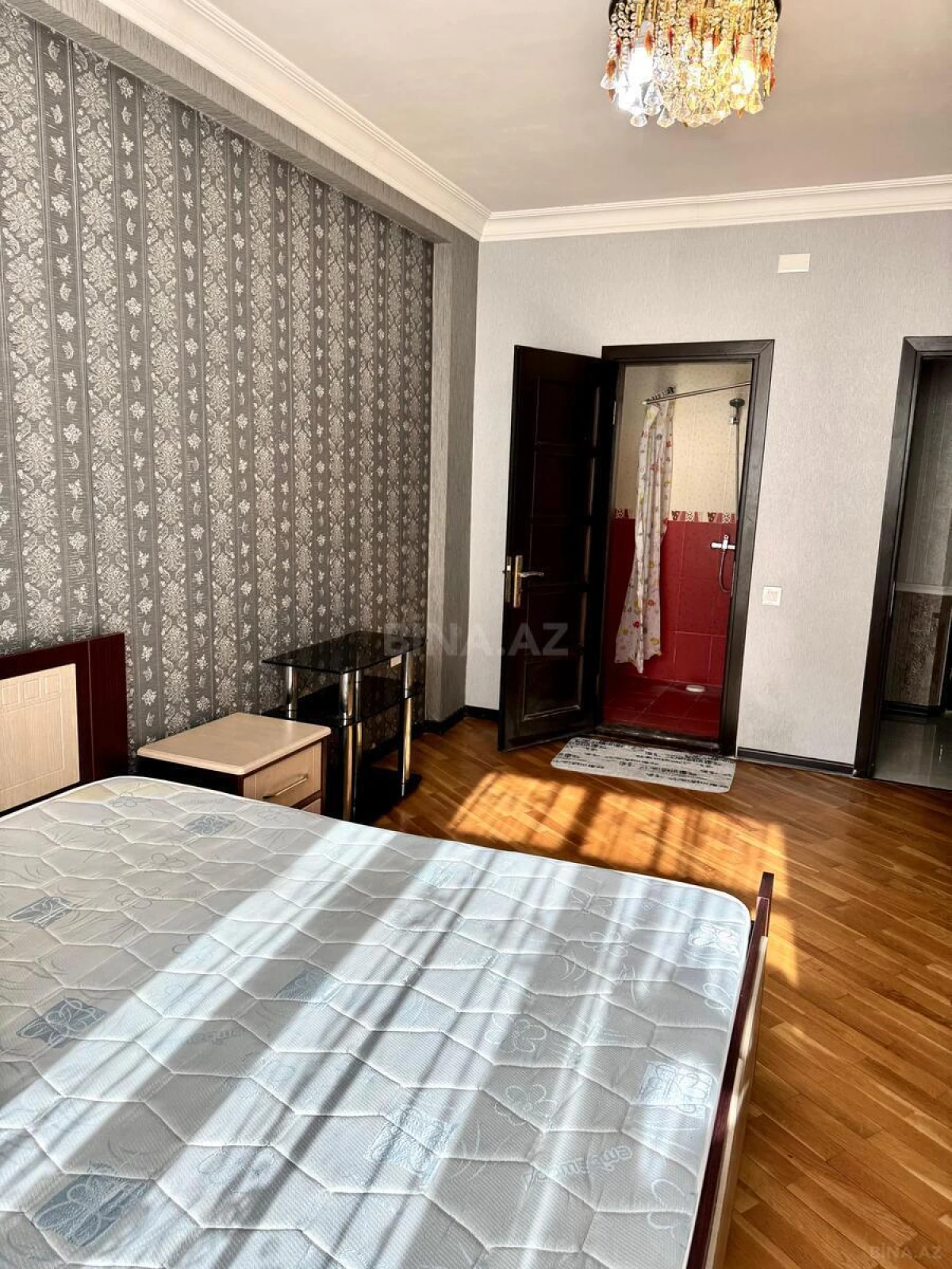 Satılır 3 otaqlı mənzil 125 m²