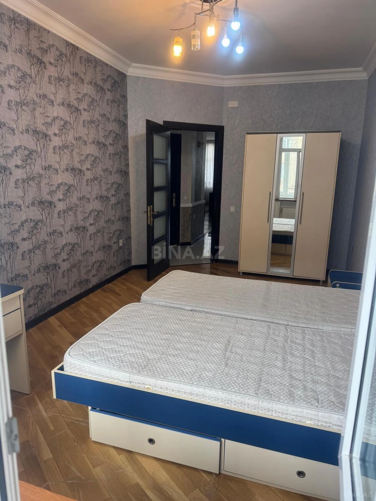 Satılır 3 otaqlı mənzil 125 m²