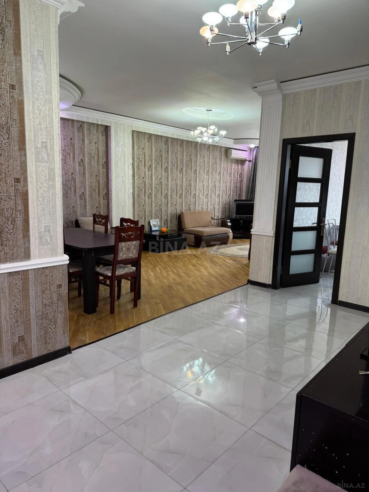 Satılır 3 otaqlı mənzil 125 m²