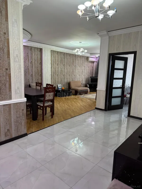 Satılır 3 otaqlı mənzil 125 m²
