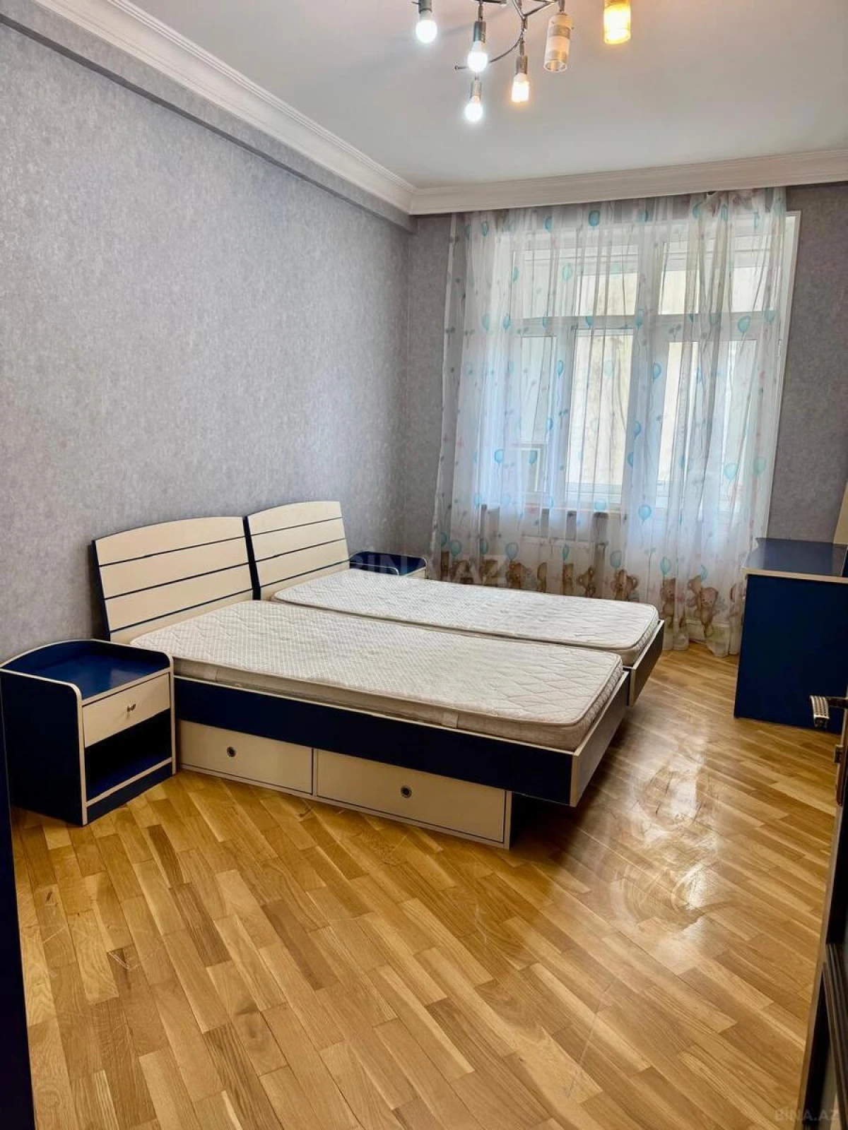 Satılır 3 otaqlı mənzil 125 m²