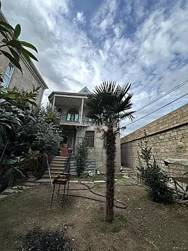 Satılır 5 otaqlı həyət evi 200 m² — Xırdalan 5 otaq 200.00 m²