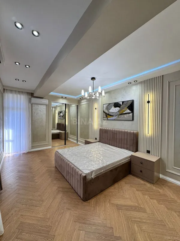 Satılır 4 otaqlı mənzil 140 m²