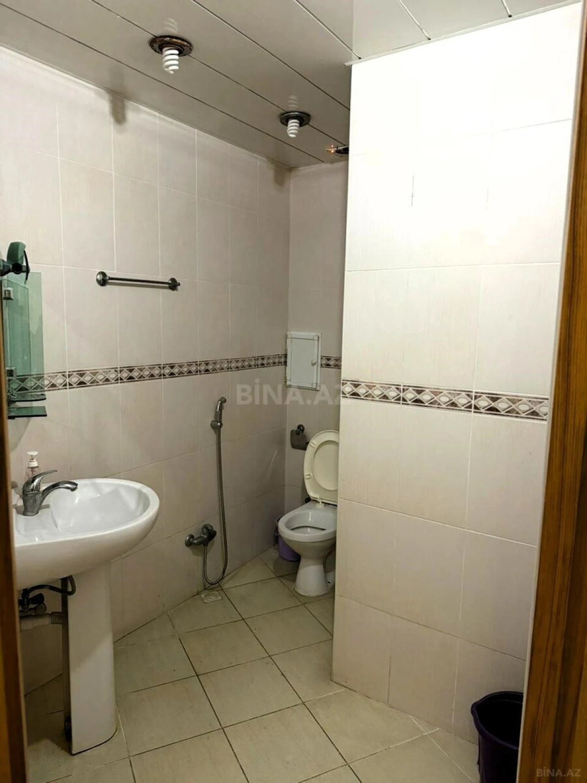 Satılır 4 otaqlı mənzil 175 m²
