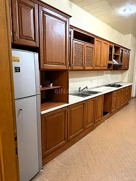 Satılır 4 otaqlı mənzil 175 m²