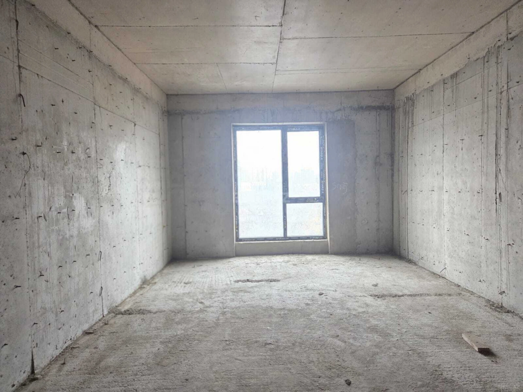 Satılır 4 otaqlı mənzil 180 m²