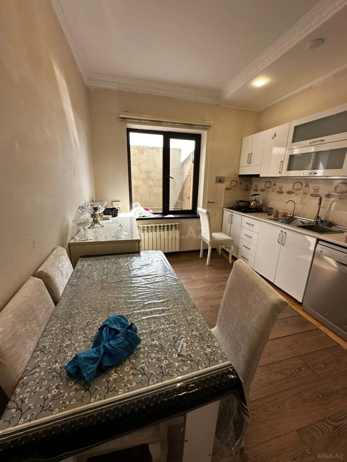 Satılır 5 otaqlı həyət evi 250 m²