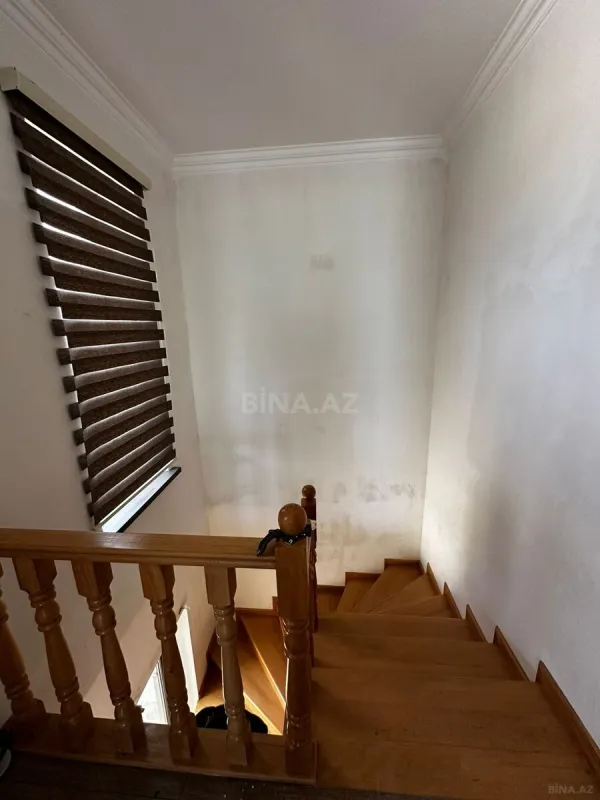 Satılır 5 otaqlı həyət evi 250 m²