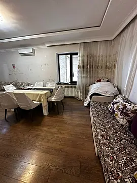 Satılır 5 otaqlı həyət evi 250 m²