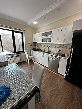 Satılır 5 otaqlı həyət evi 250 m²