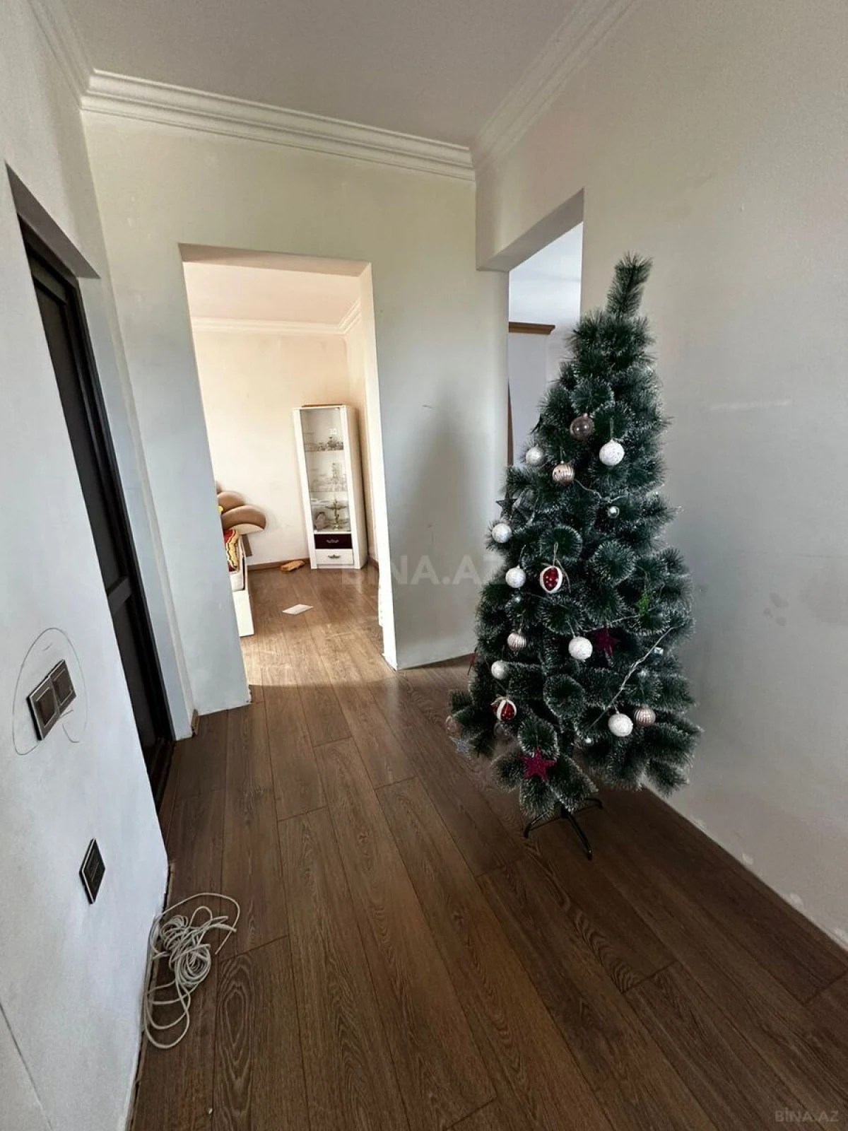 Satılır 5 otaqlı həyət evi 250 m²