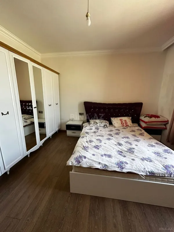 Satılır 5 otaqlı həyət evi 250 m²