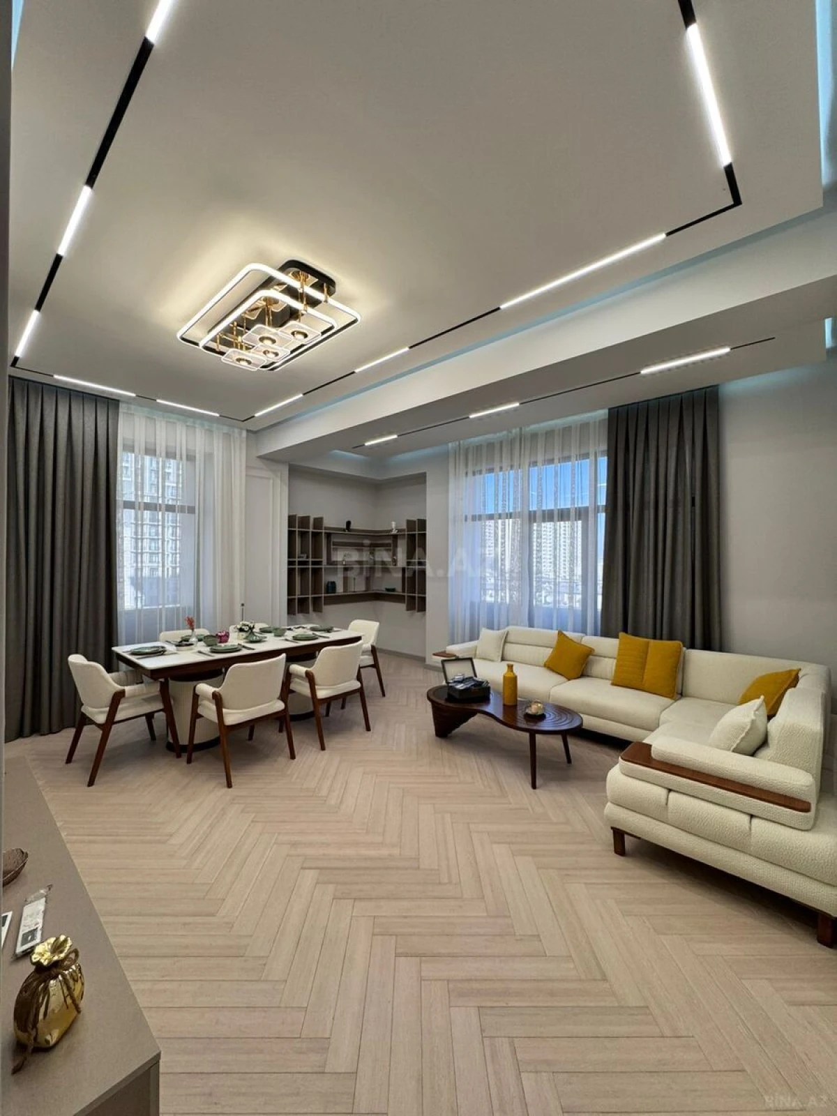 Satılır 3 otaqlı mənzil 125 m²