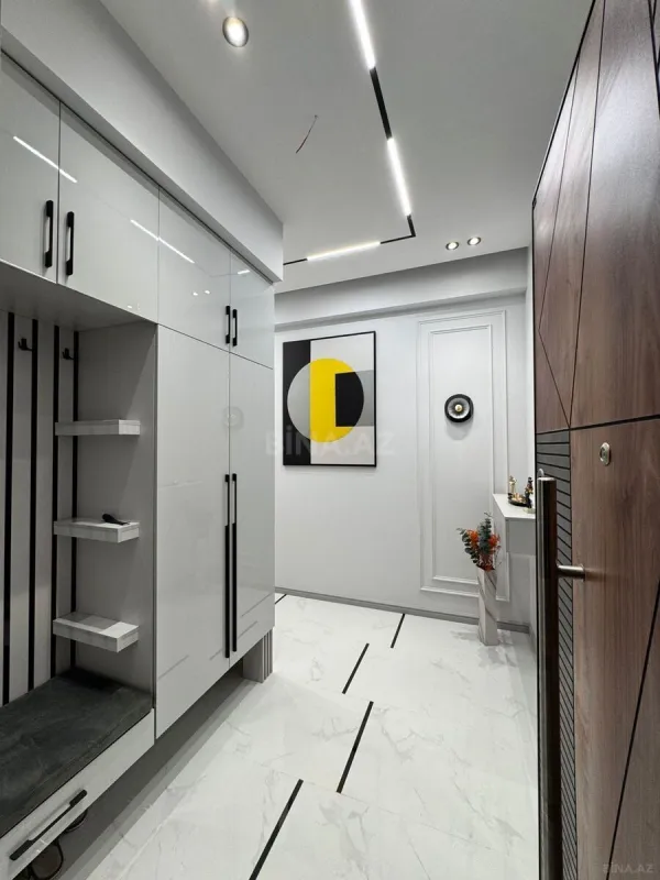 Satılır 3 otaqlı mənzil 125 m²