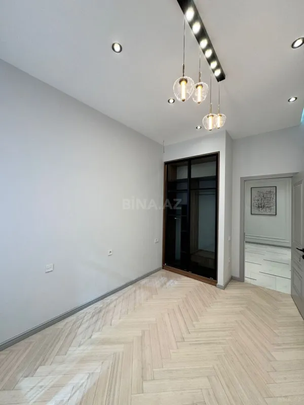 Satılır 3 otaqlı mənzil 125 m²