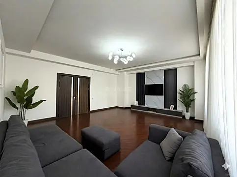Satılır 3 otaqlı mənzil 136 m² — Bakı, Yasamal qəs. 3 otaq 136.00 m²