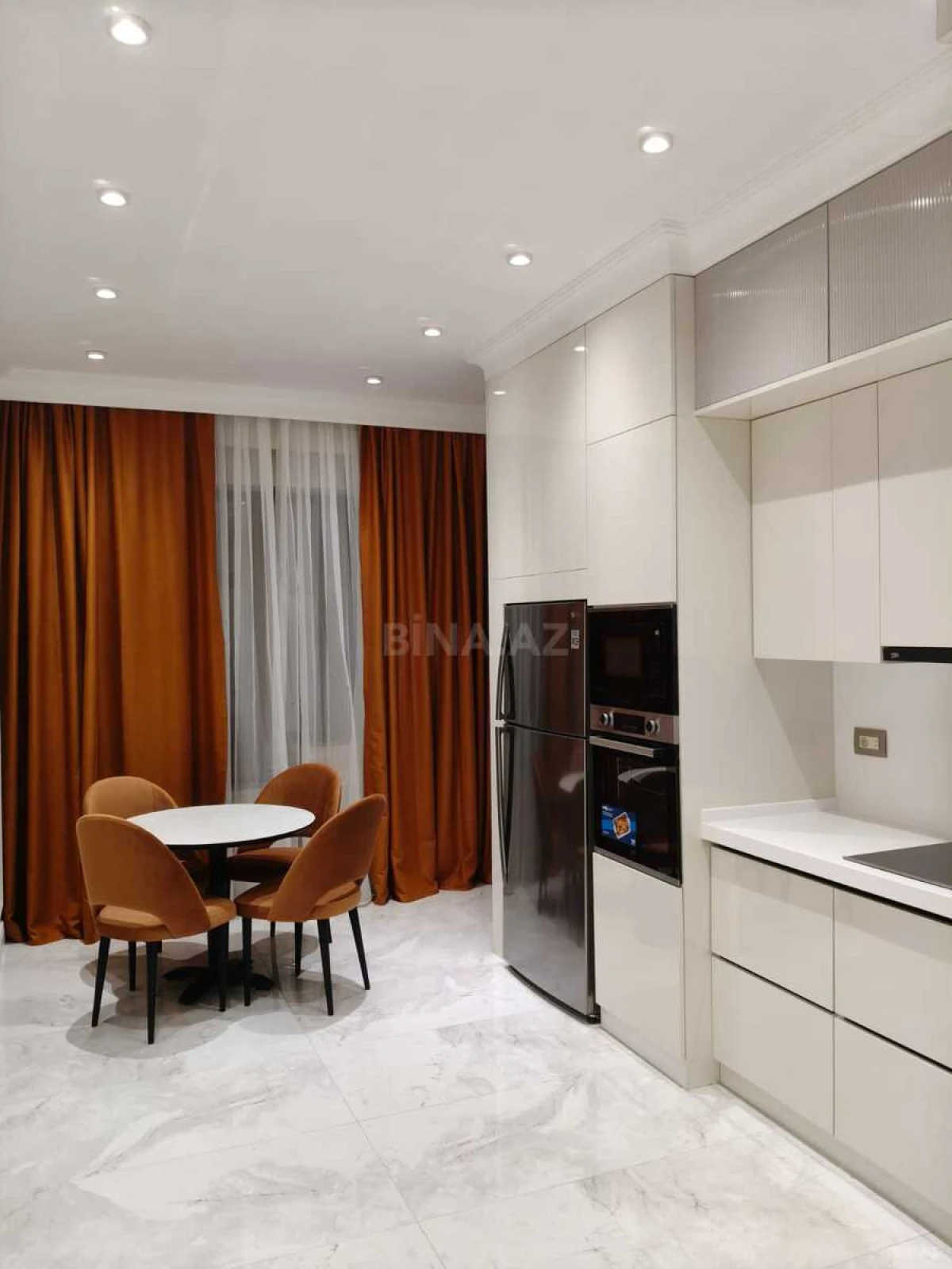 Kirayə verilir 3 otaqlı mənzil 120 m²