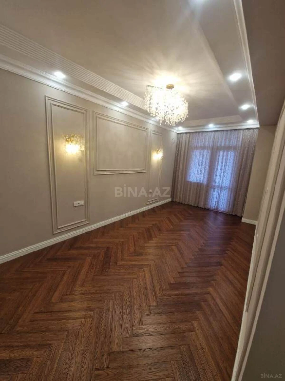 Satılır 3 otaqlı mənzil 110 m²