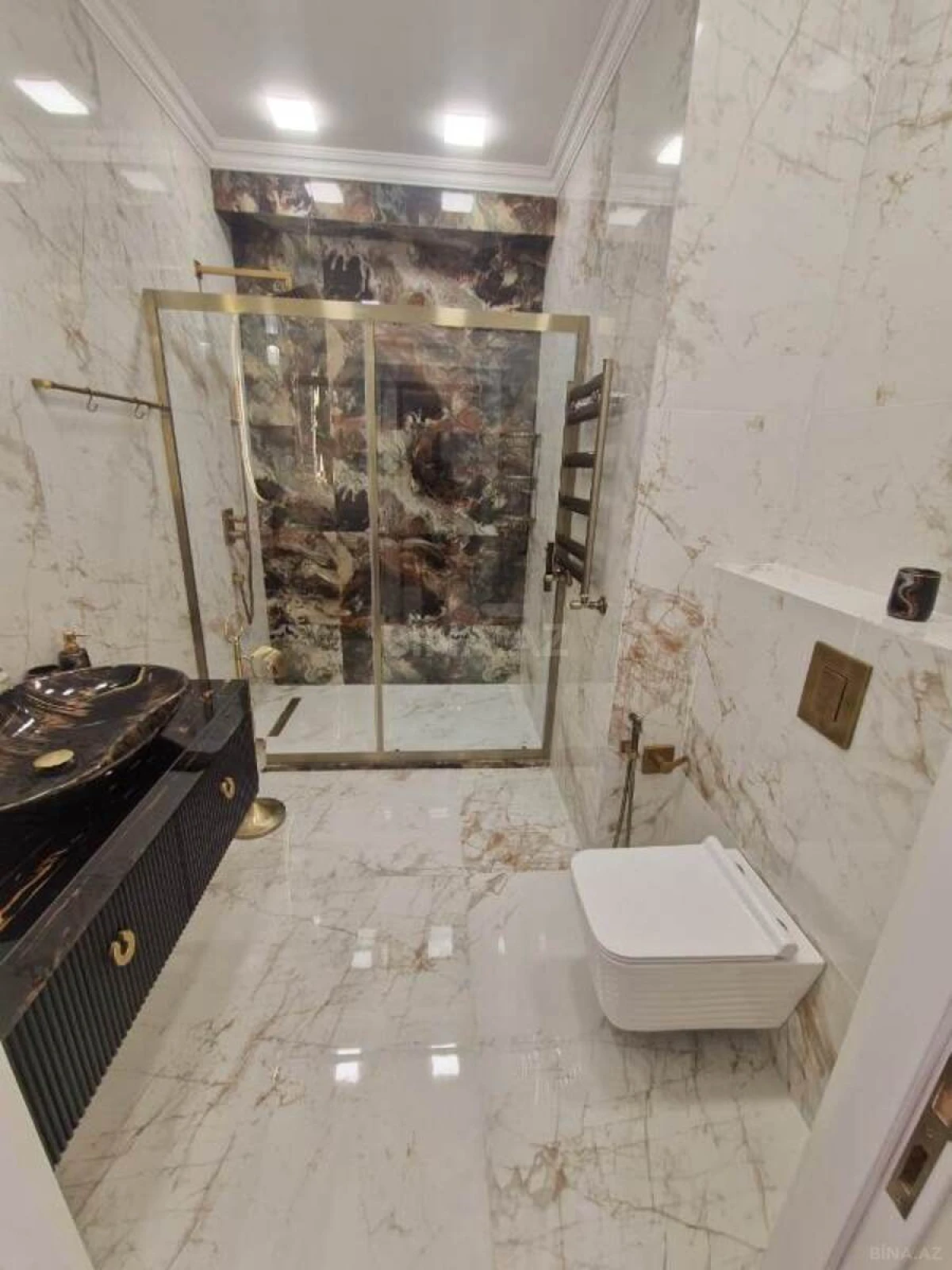 Satılır 3 otaqlı mənzil 110 m²