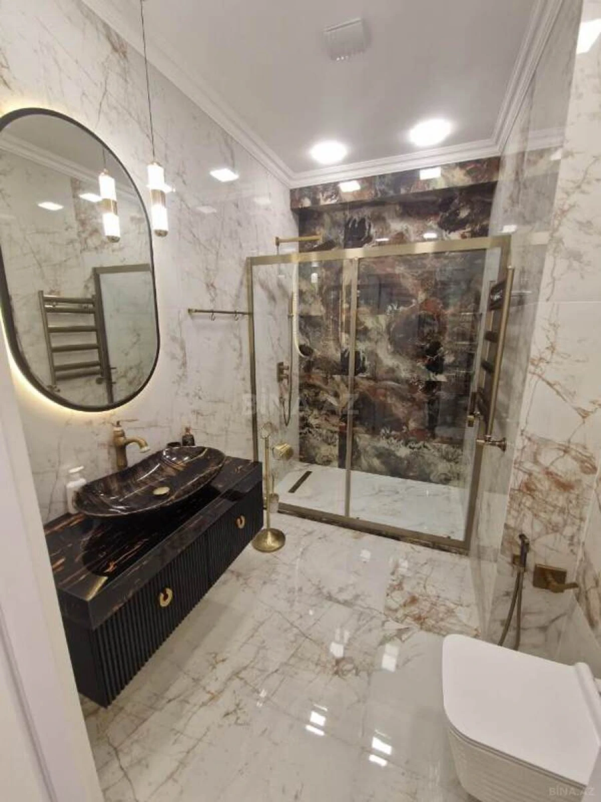 Satılır 3 otaqlı mənzil 110 m²