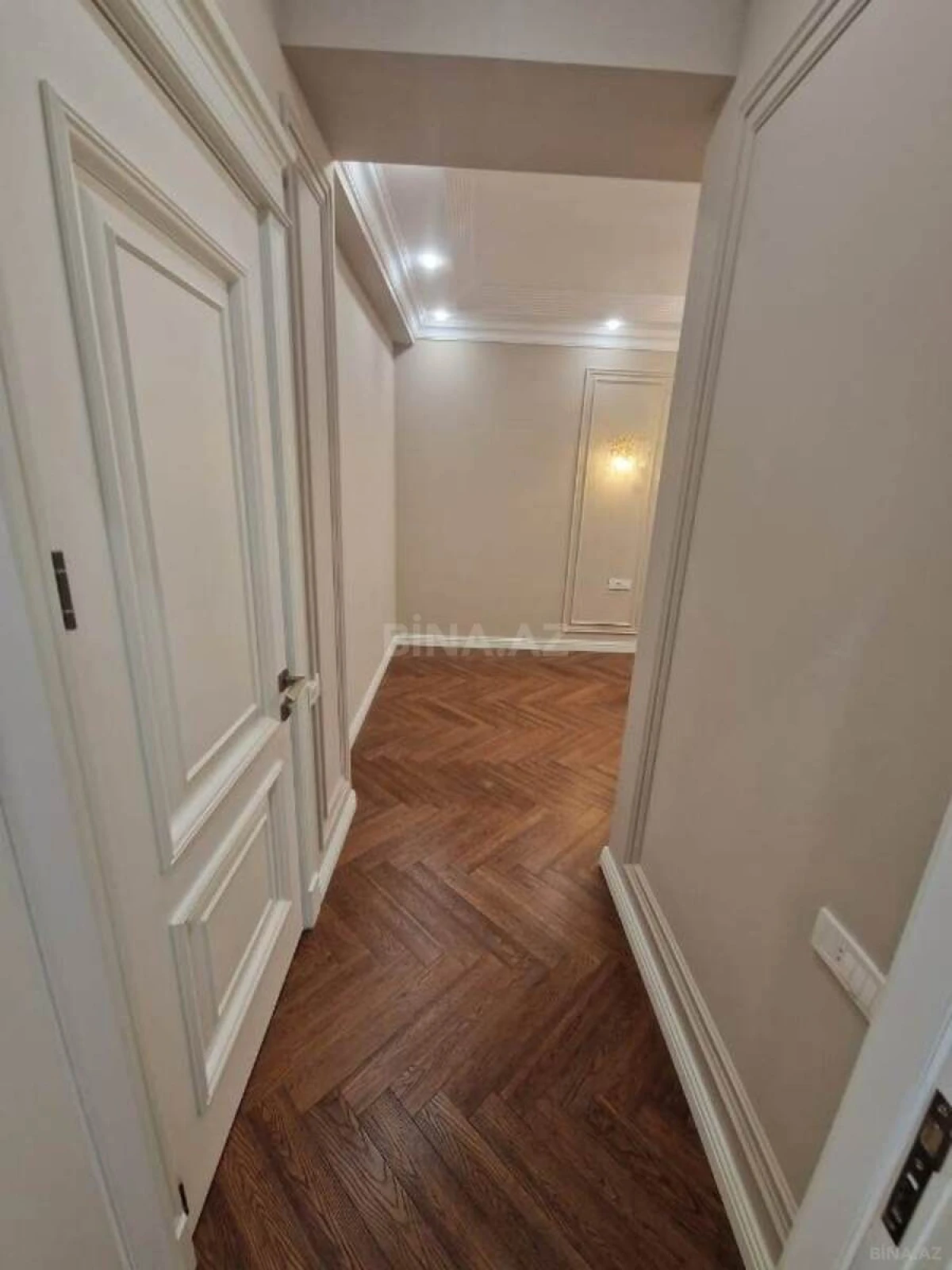 Satılır 3 otaqlı mənzil 110 m²