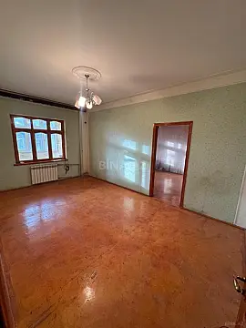 Satılır 5 otaqlı mənzil 100 m²