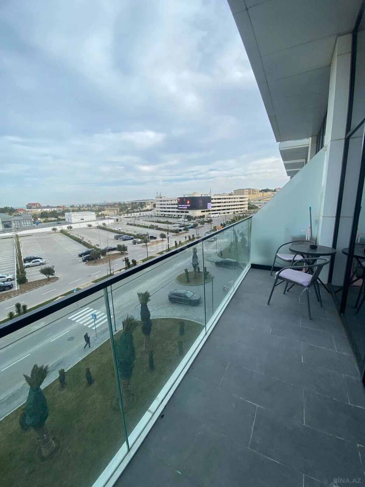 Satılır 1 otaqlı mənzil 56 m²