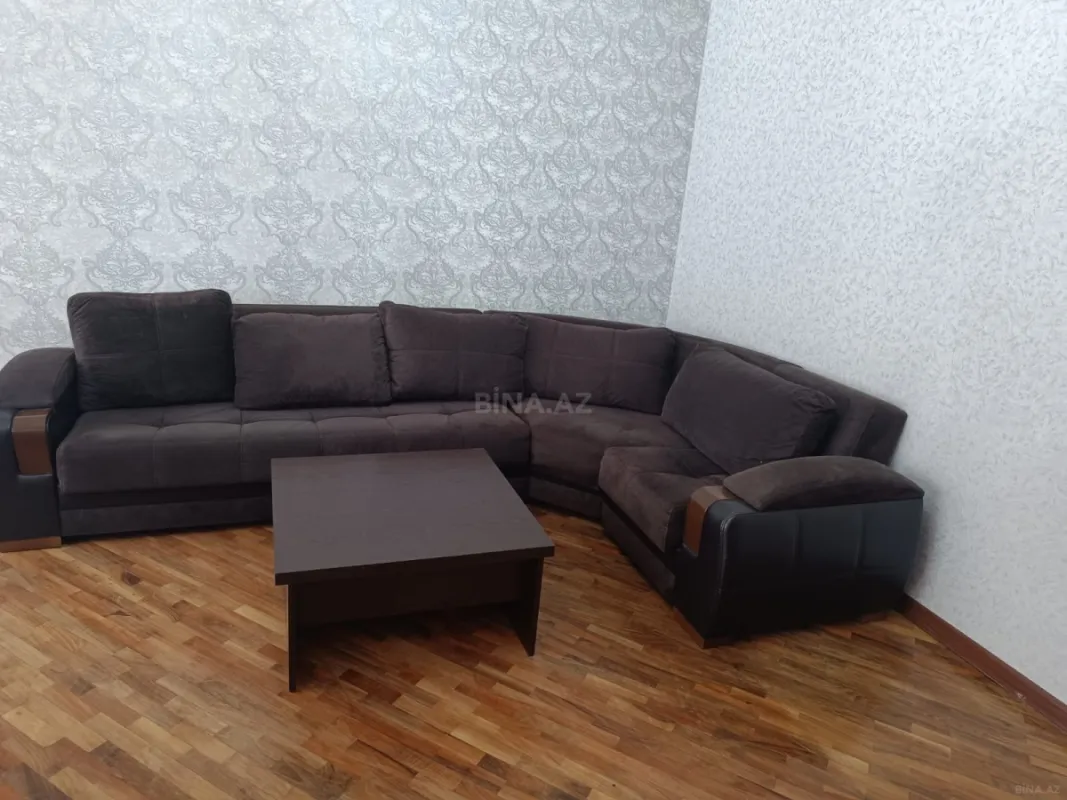 Kirayə verilir 2 otaqlı mənzil 102 m²