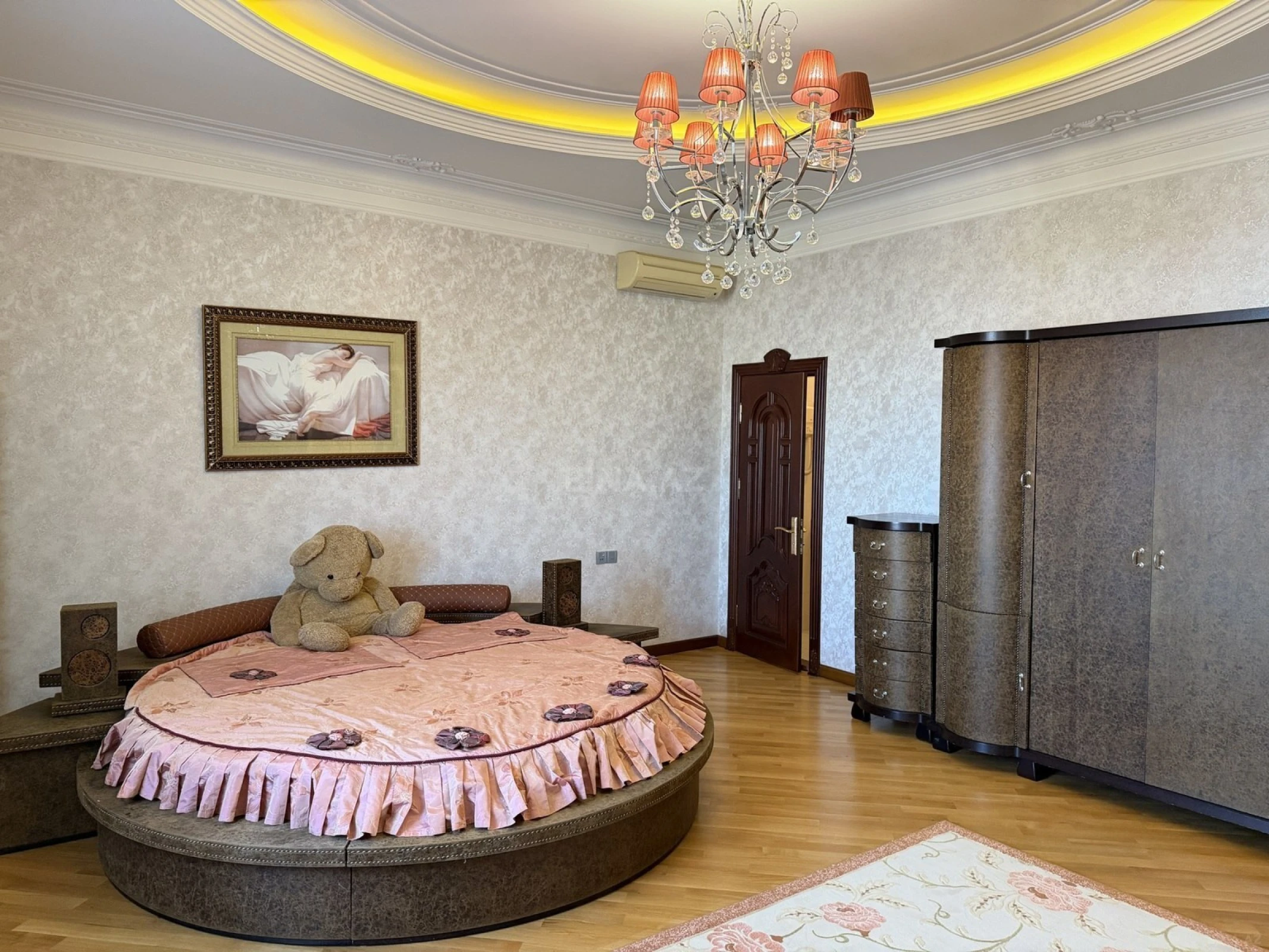 Satılır 6 otaqlı həyət evi 550 m²