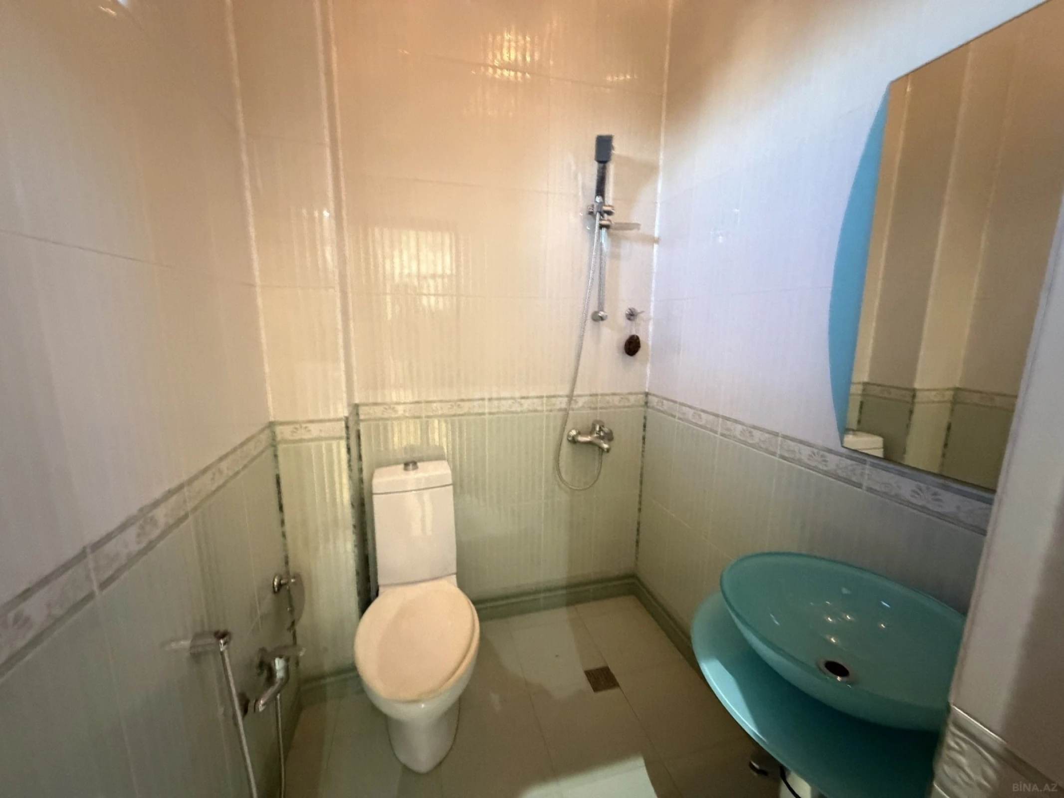 Satılır 6 otaqlı həyət evi 550 m²