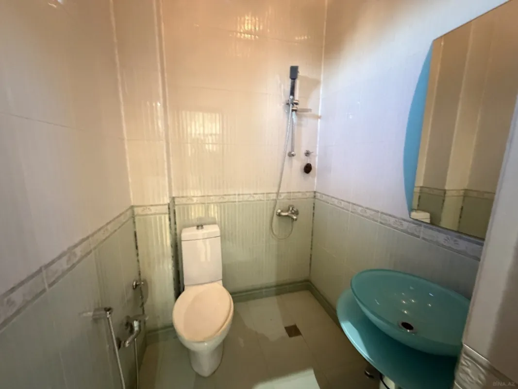 Satılır 6 otaqlı həyət evi 550 m²