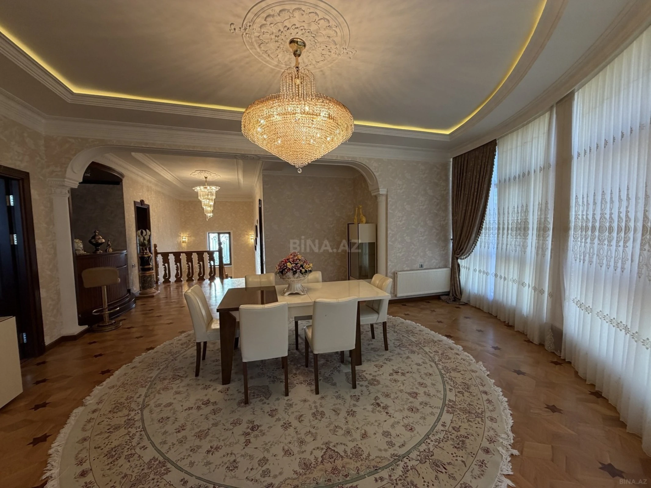 Satılır 6 otaqlı həyət evi 550 m²